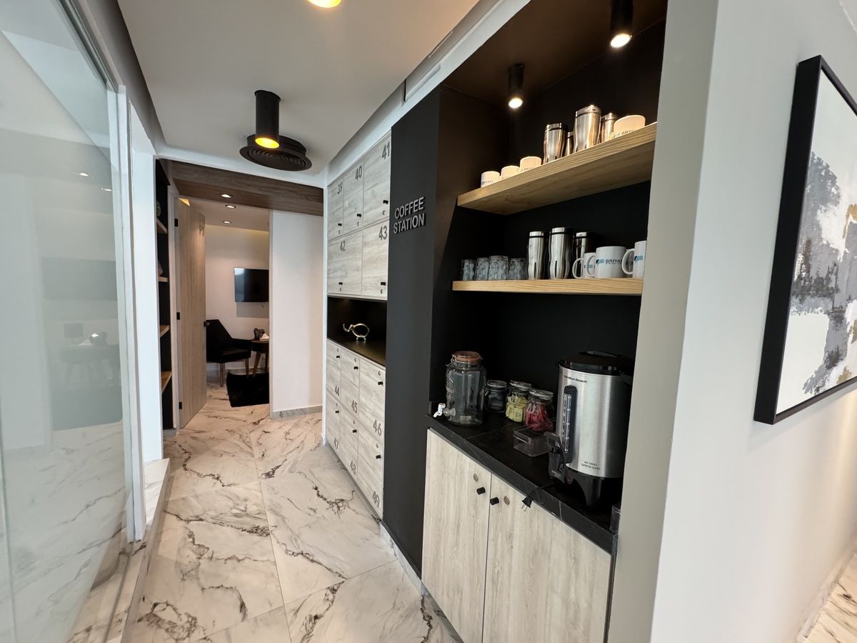 Excelente consultorio odontológico equipado en renta.