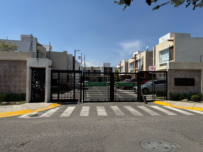 Casa En Condominio En Venta En San Mateo Otzacatipan 
