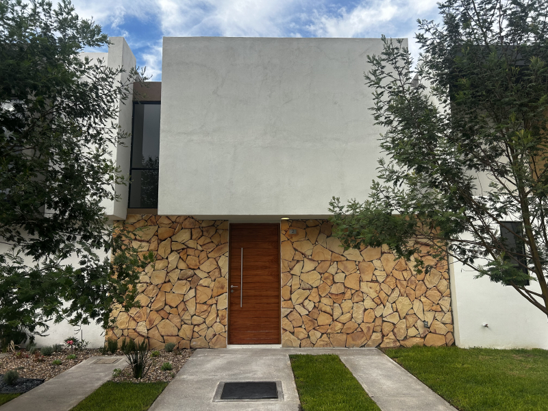 EN VENTA CASA A ESTRENAR EN ZIBATA, QUERETARO