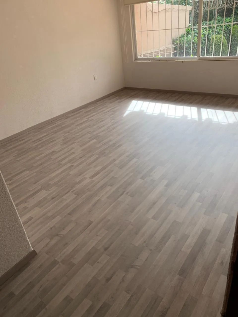Casa En Venta En Lomas De Tecamachalco CON VIGILANCIA CALLE CERRADA