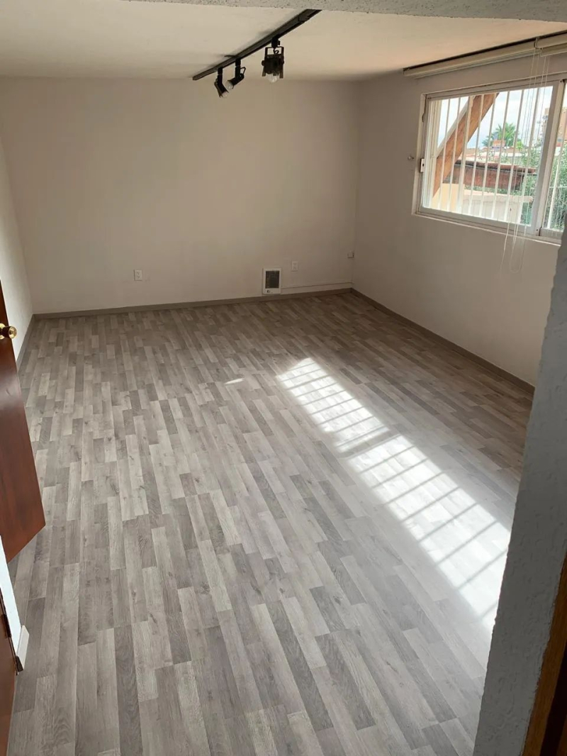 Casa En Venta En Lomas De Tecamachalco CON VIGILANCIA CALLE CERRADA
