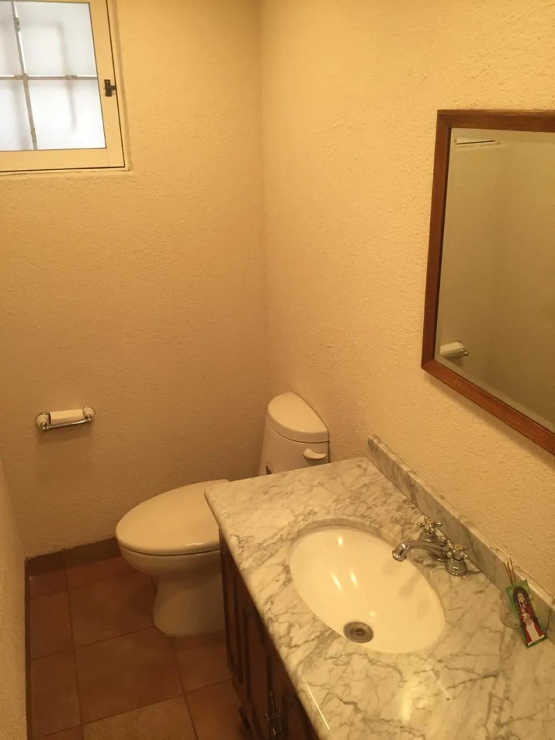 Casa En Venta En Lomas De Tecamachalco CON VIGILANCIA CALLE CERRADA