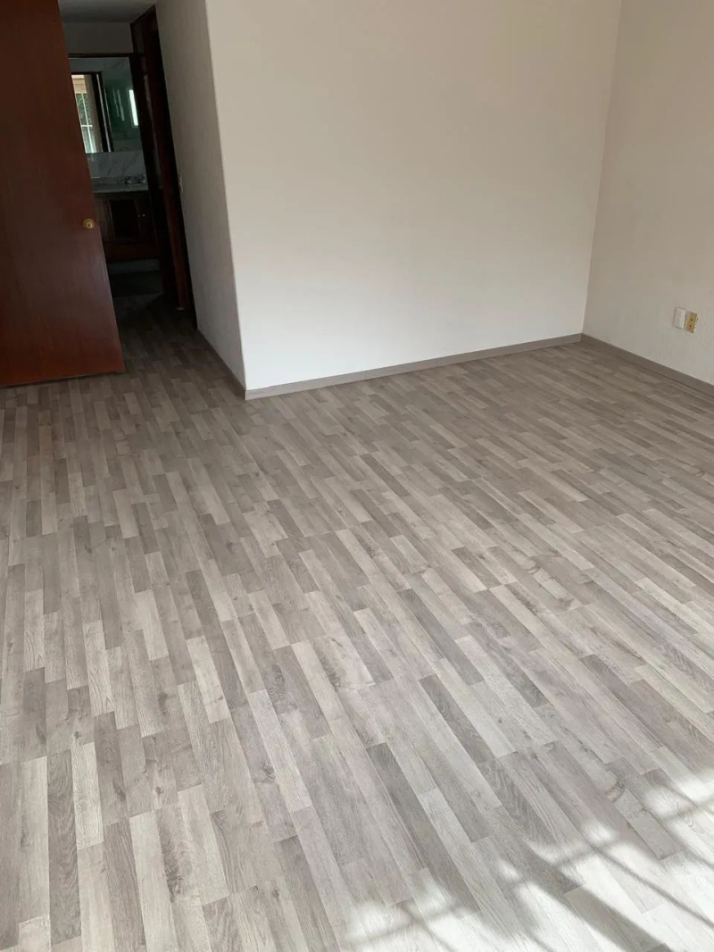 Casa En Venta En Lomas De Tecamachalco CON VIGILANCIA CALLE CERRADA