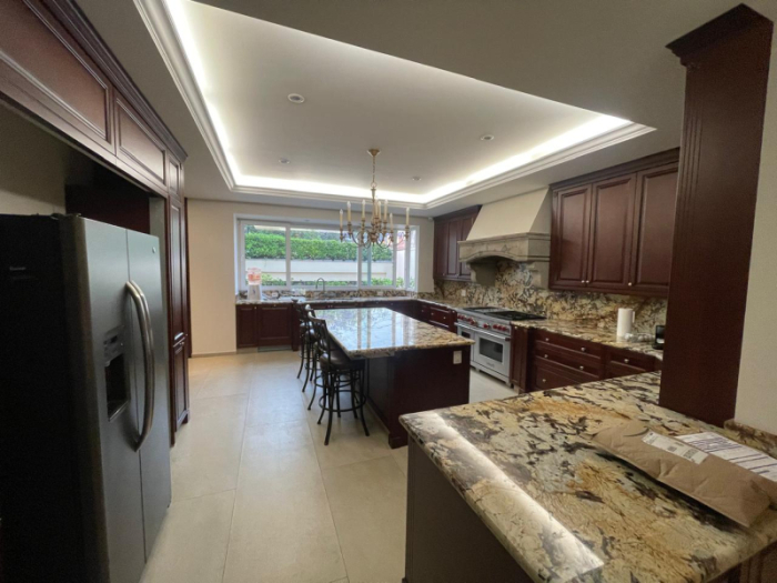 Casa En Venta En Lomas Hipódromo