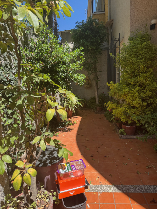 CASA EN VENTA  ANZURES, DIVIDIDA EN 3    DEPARTAMENTOS