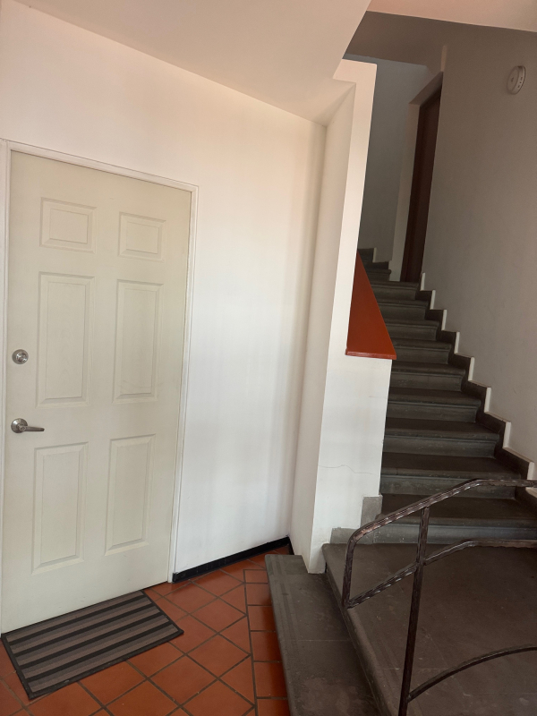CASA EN VENTA  ANZURES, DIVIDIDA EN 3    DEPARTAMENTOS