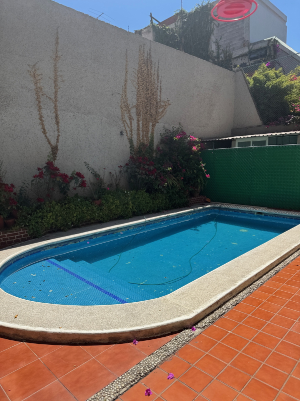 CASA EN VENTA  ANZURES, DIVIDIDA EN 3    DEPARTAMENTOS