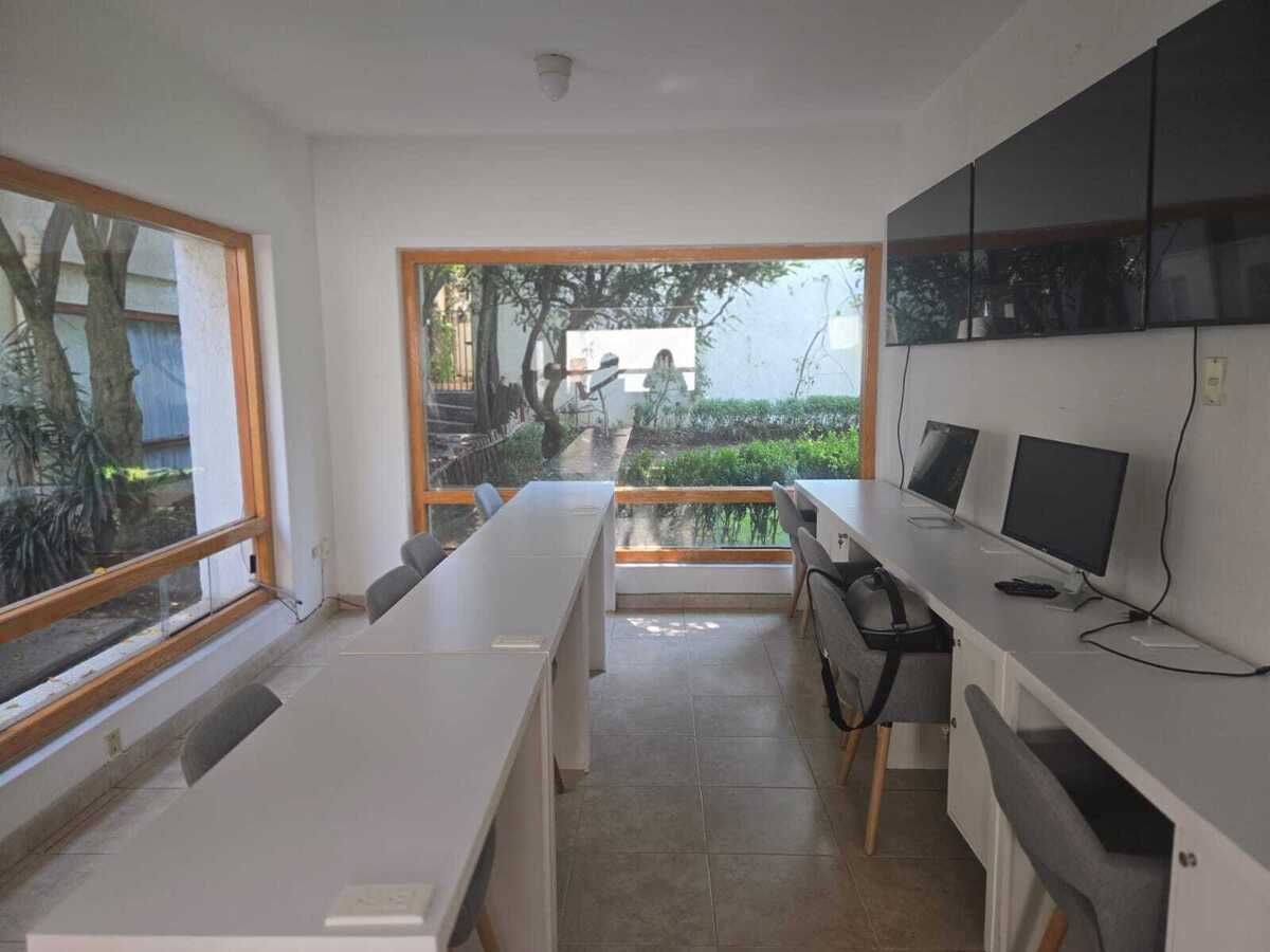 Lomas De Chapultepec, Sierra Vertientes. Renta Casa Diplomática Y Oficinas.