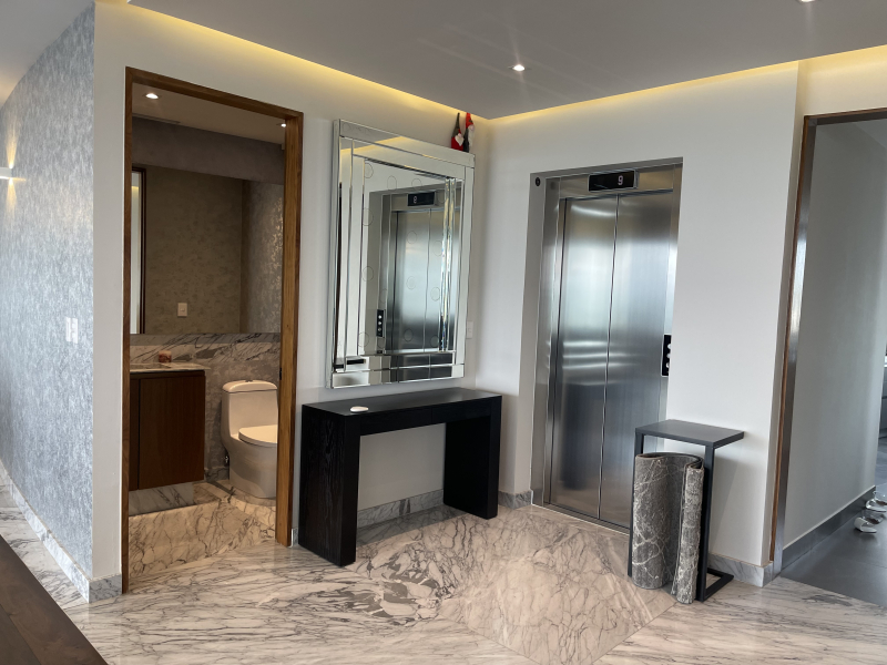 RENTA DEPARTAMENTO AMUEBLADO Y EQUIPADO CON TERRAZA  - LAS P�?RGOLAS - BOSQUE REAL