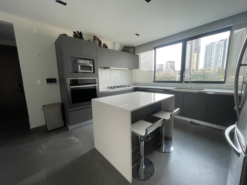 RENTA DEPARTAMENTO AMUEBLADO Y EQUIPADO CON TERRAZA  - LAS P�?RGOLAS - BOSQUE REAL