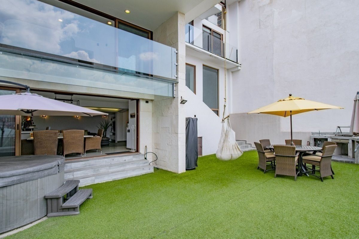 EN VENTA CASA EN PRIVADA EN TECAMACHALCO CON MUCHA ILUMINACI�?N