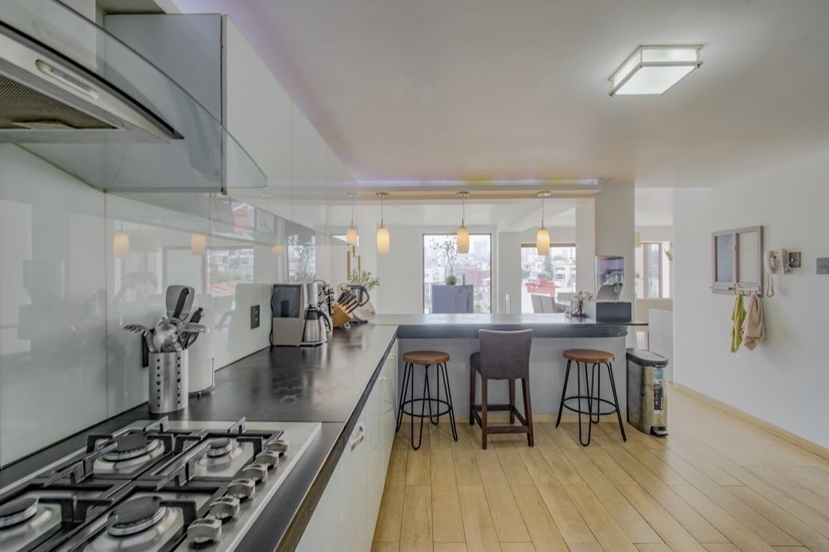 EN VENTA CASA EN PRIVADA EN TECAMACHALCO CON MUCHA ILUMINACI�?N