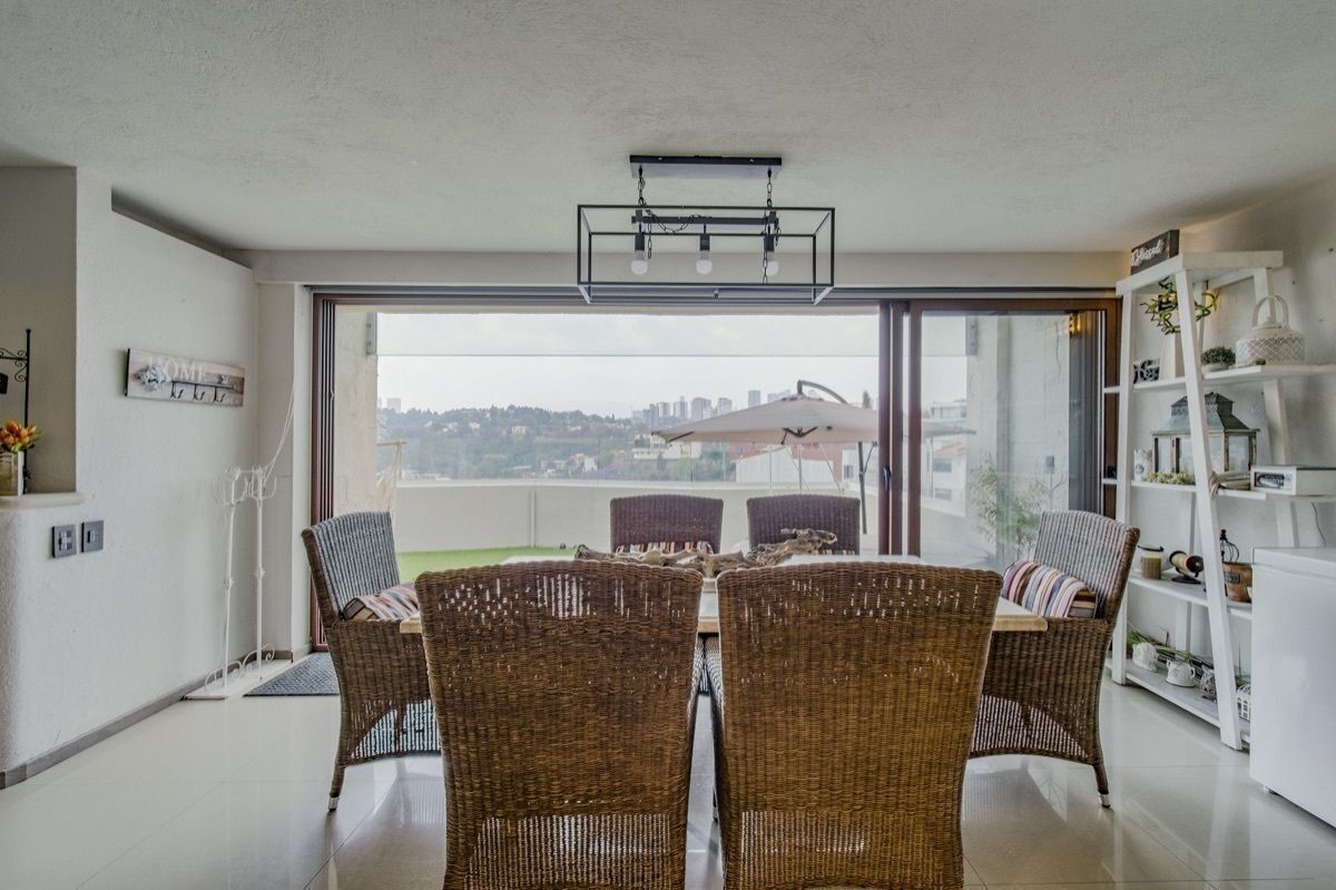 EN VENTA CASA EN PRIVADA EN TECAMACHALCO CON MUCHA ILUMINACI�?N