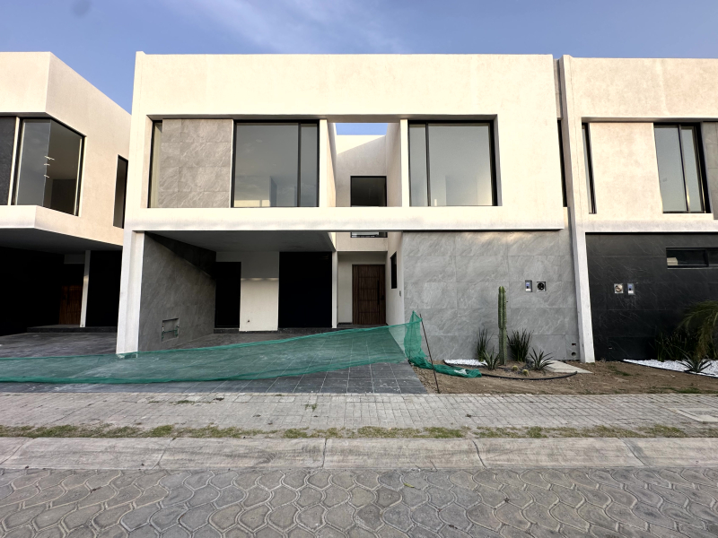Casa En Venta En Lomas De Angelopolis