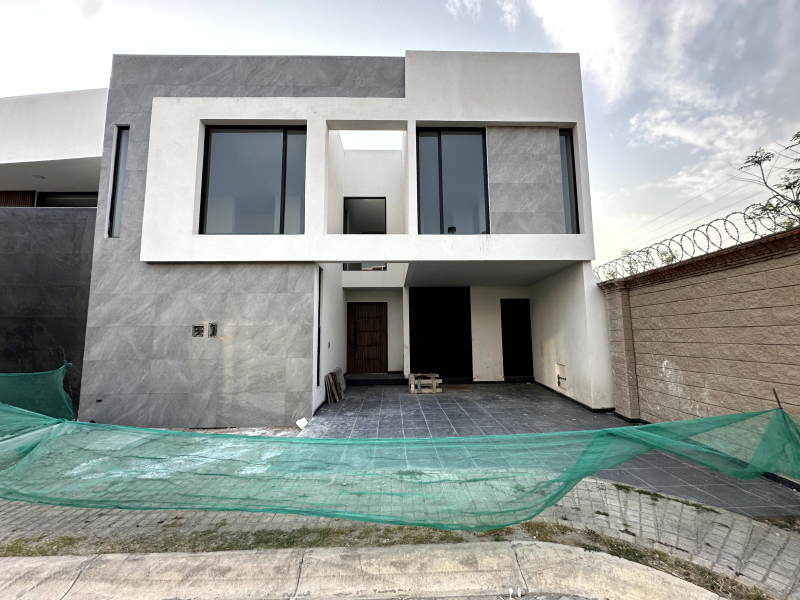 Casa En Venta En Lomas De Angelopolis