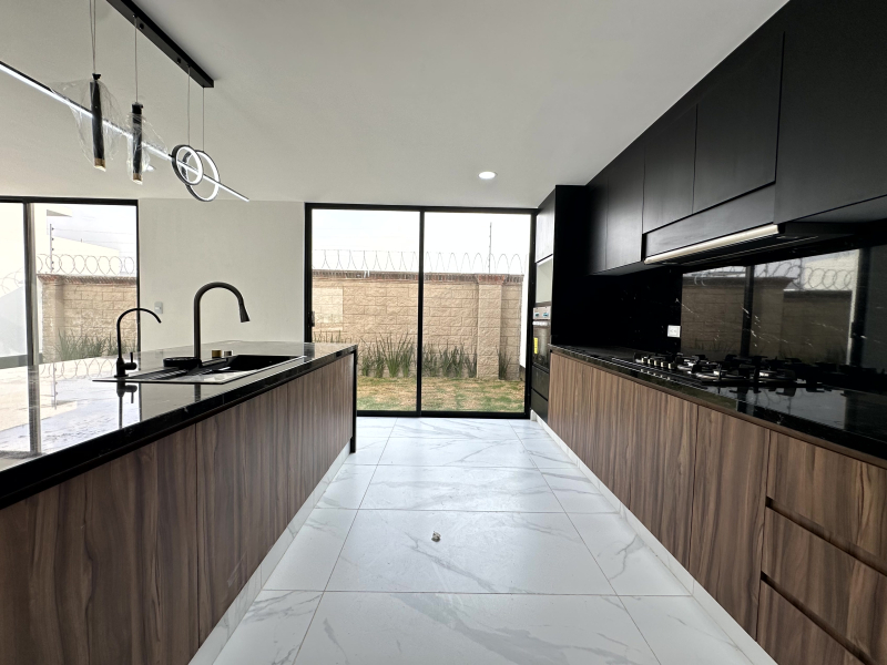 Casa En Venta En Lomas De Angelopolis