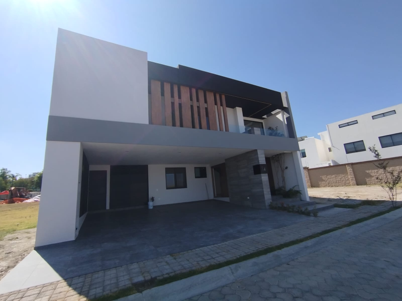 Casa En Venta En Lomas De Angelopolis