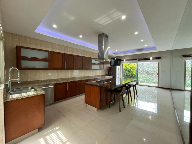 Casa En Venta En Lomas De Angelopolis 1