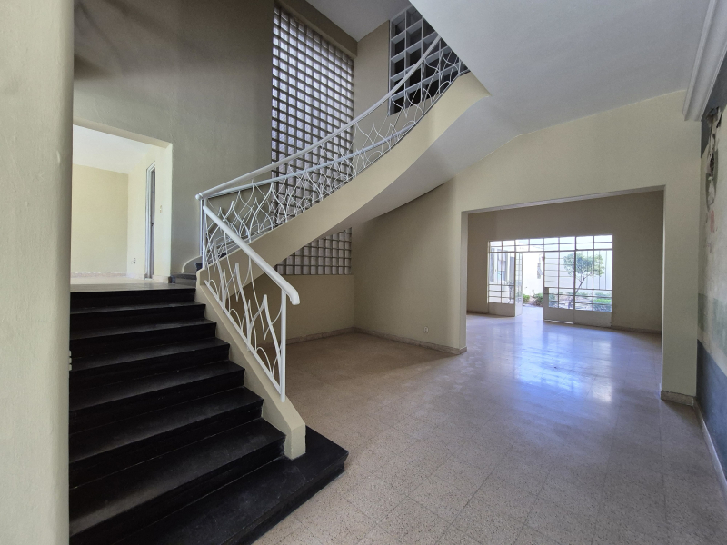 Casa En Venta En Frente Del Parque Revolucion