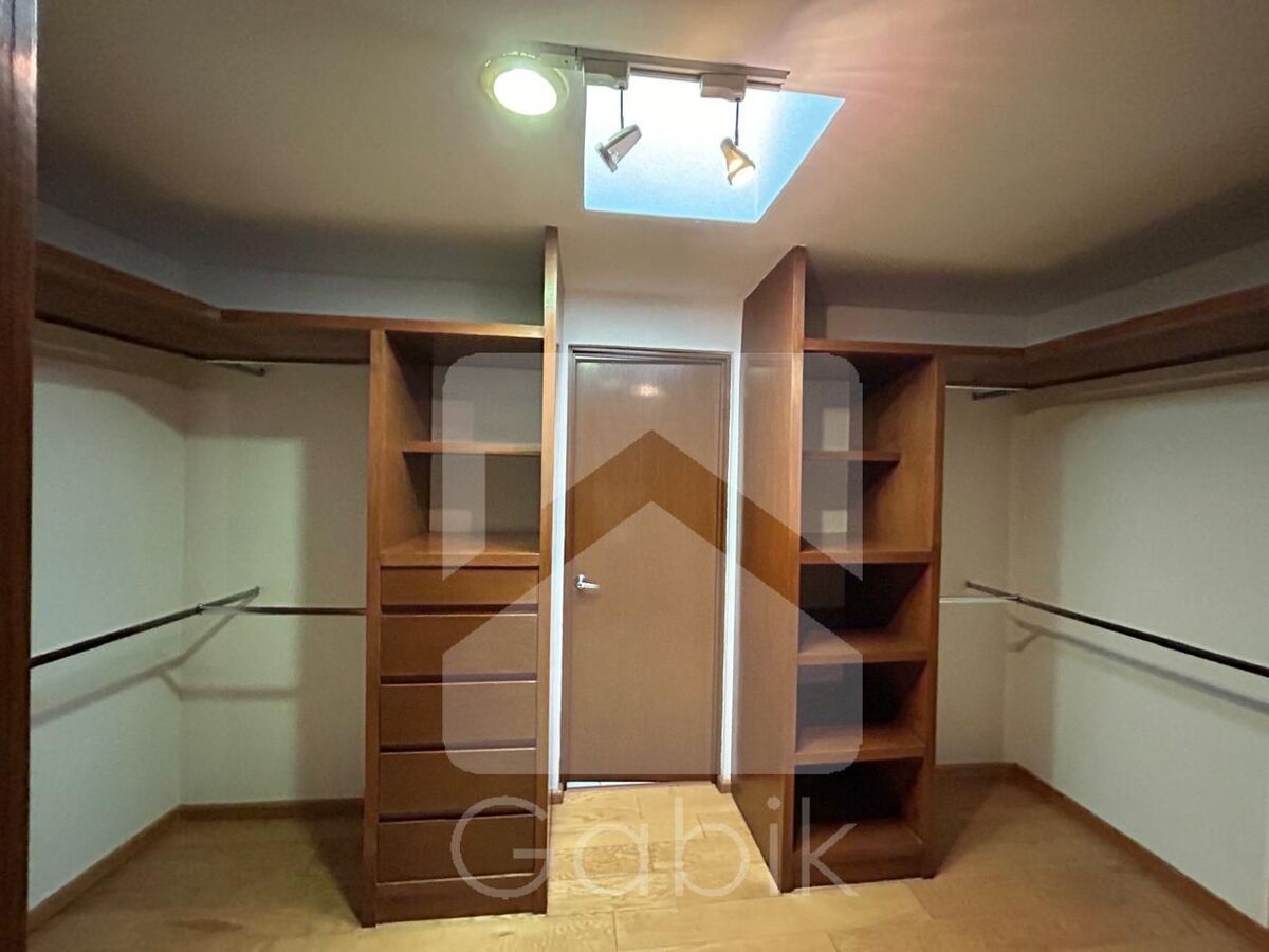 CASA EN VENTA EN CERRADA JUNTO A UNIV ANAHUAC NORTE
