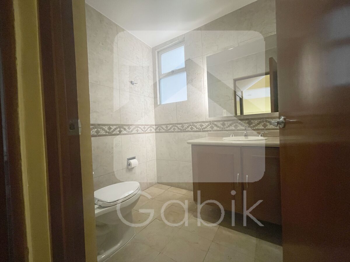 CASA EN VENTA EN CERRADA JUNTO A UNIV ANAHUAC NORTE