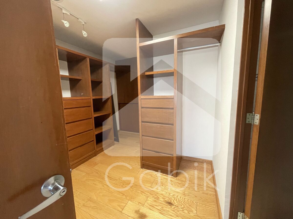 CASA EN VENTA EN CERRADA JUNTO A UNIV ANAHUAC NORTE
