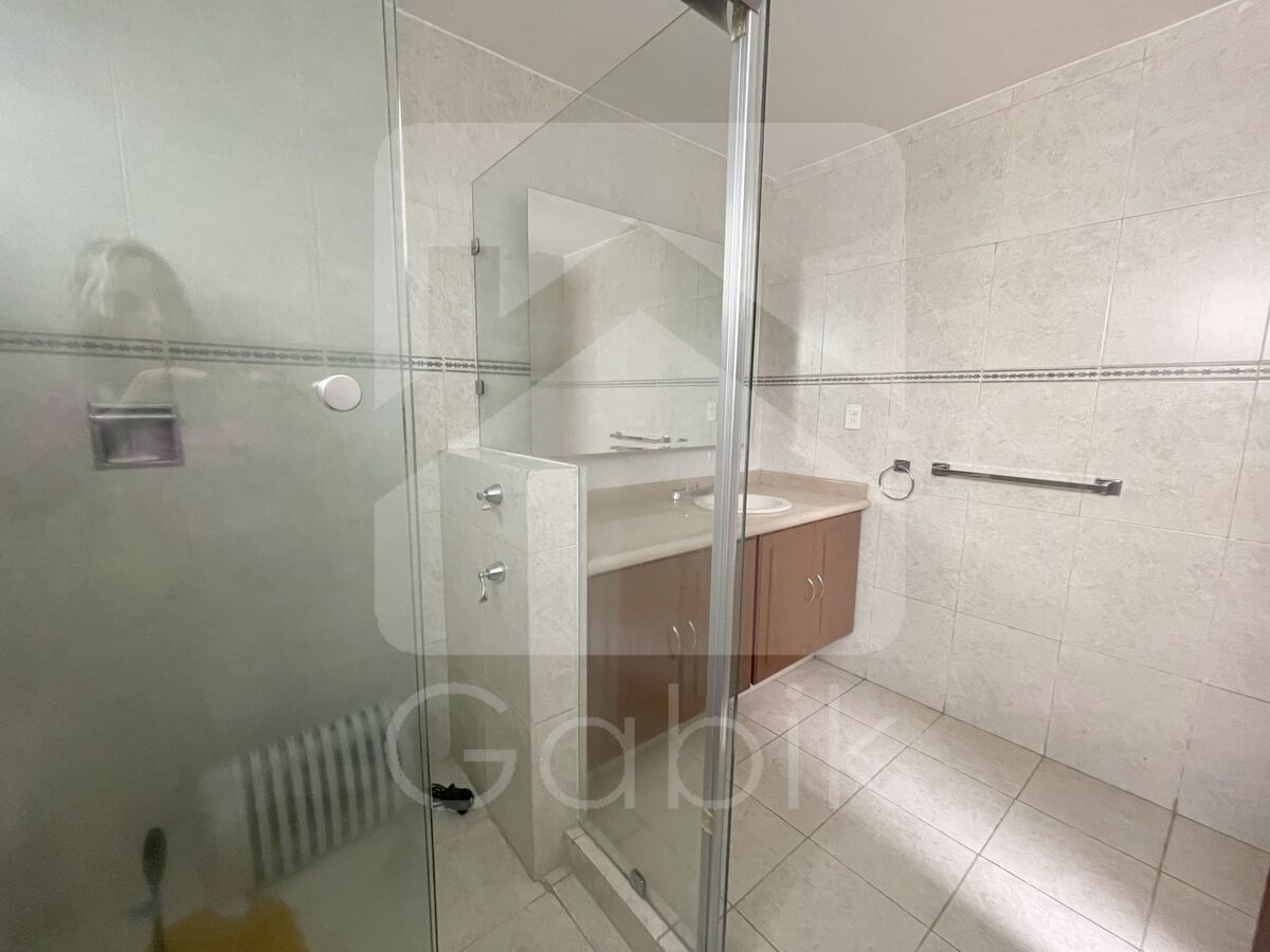 CASA EN VENTA EN CERRADA JUNTO A UNIV ANAHUAC NORTE