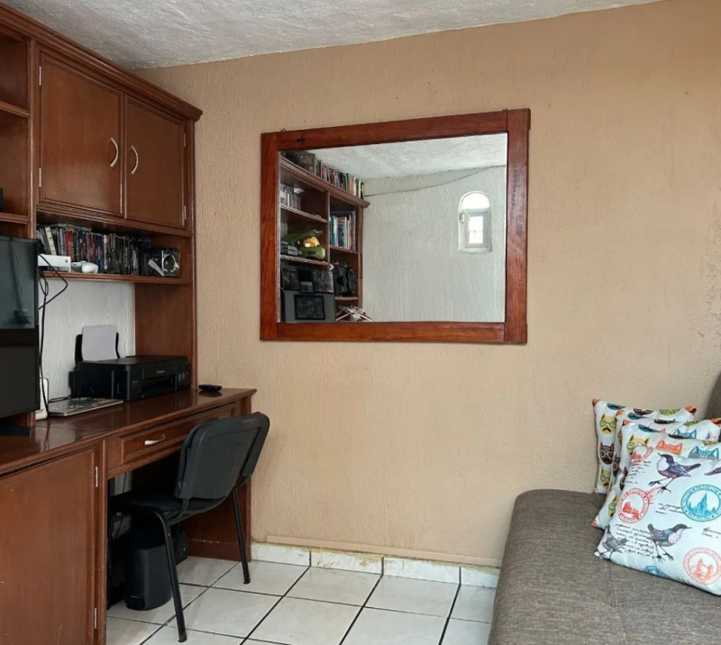 Casa En Venta En Jardines Del Valle