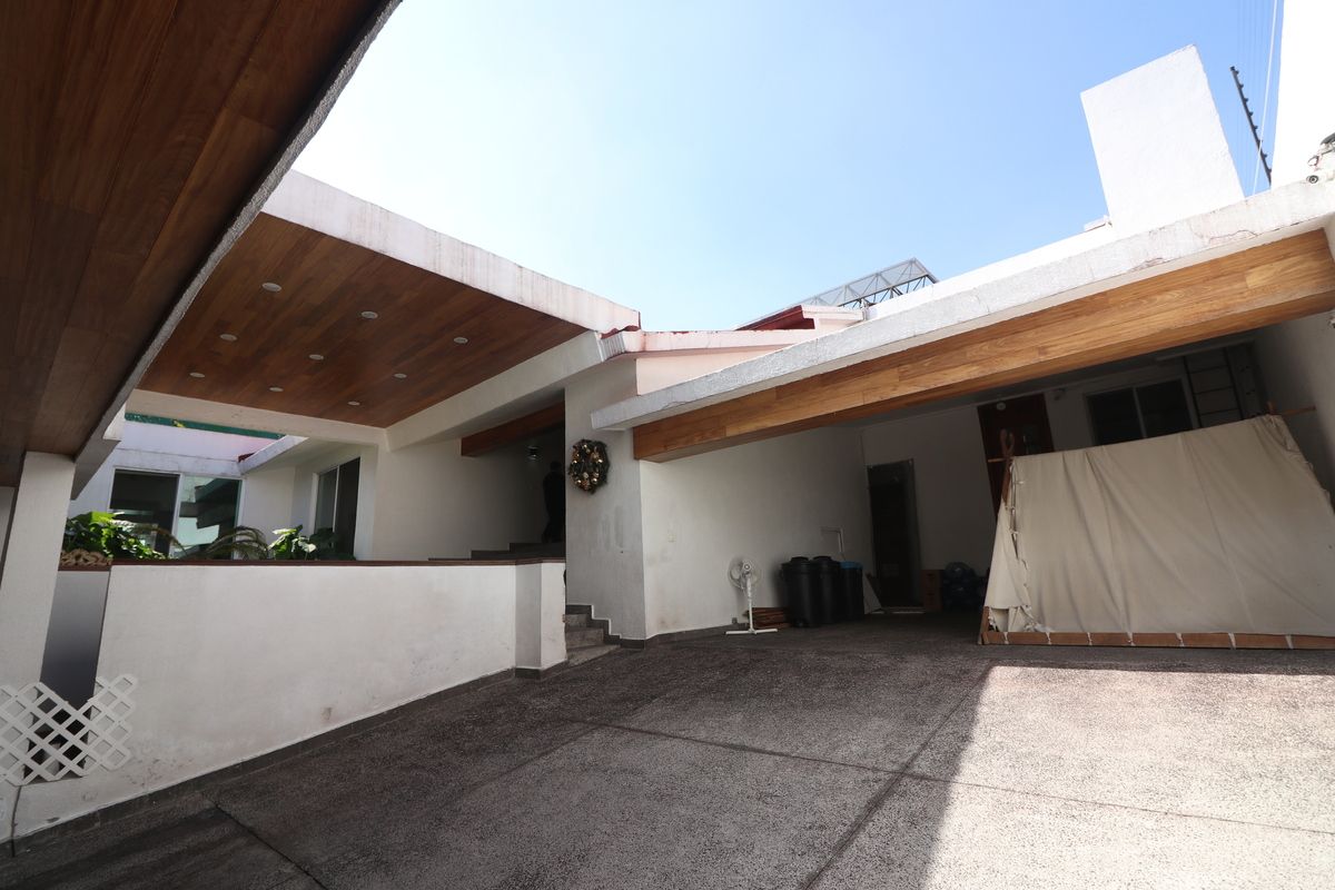 exclusiva residencia en jardines del pedregal – gran potencial de actualización