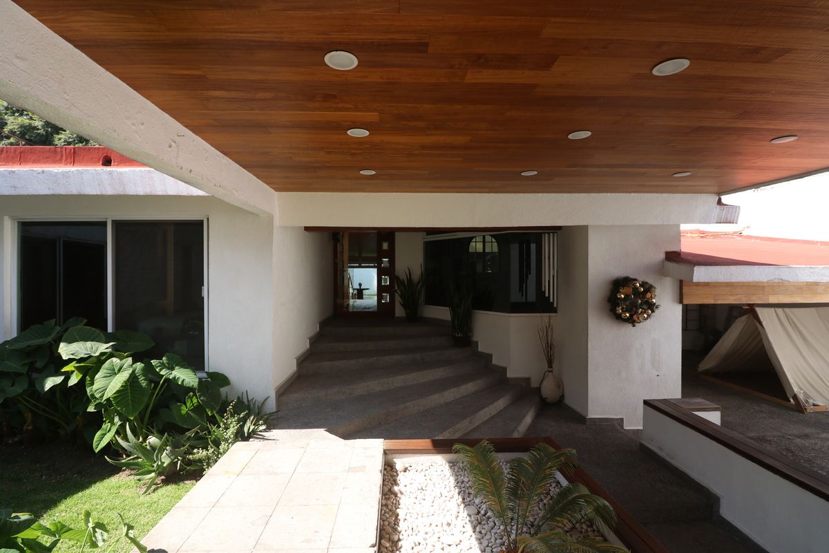 exclusiva residencia en jardines del pedregal – gran potencial de actualización