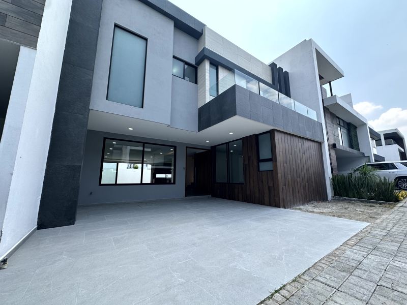 Casa En Venta En Lomas De Angelopolis
