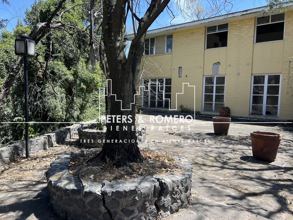 Casa como Terreno en Venta en Lomas de Bezares