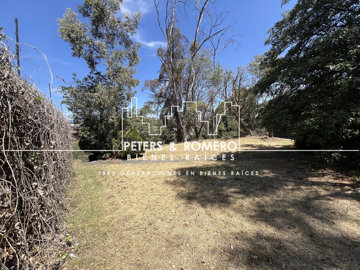 Casa como Terreno en Venta en Lomas de Bezares