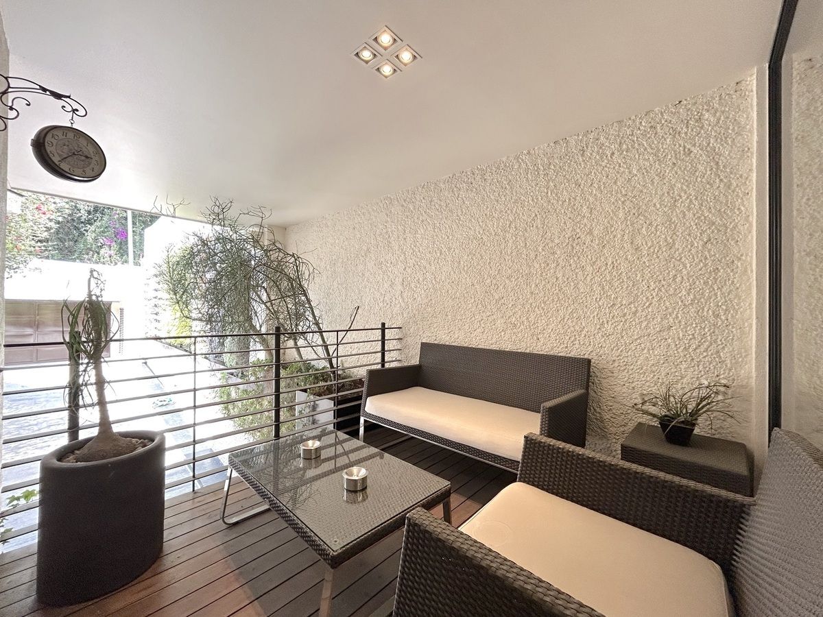 Casa en VENTA en Lomas Anáhuac, privada con vigilancia 24/7
