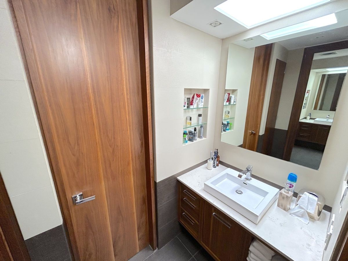 Casa en VENTA en Lomas Anáhuac, privada con vigilancia 24/7