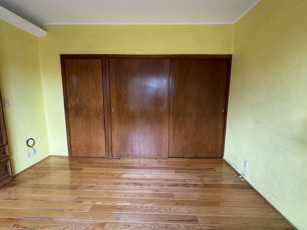 oportunidad linda casa para remodelar con jardín en las lomas de chapultepec