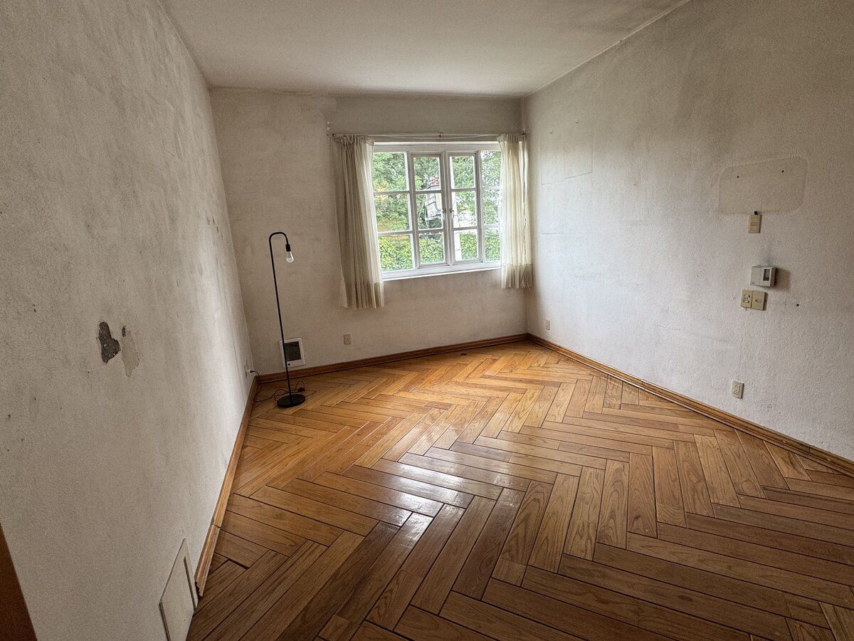 oportunidad linda casa para remodelar con jardín en las lomas de chapultepec
