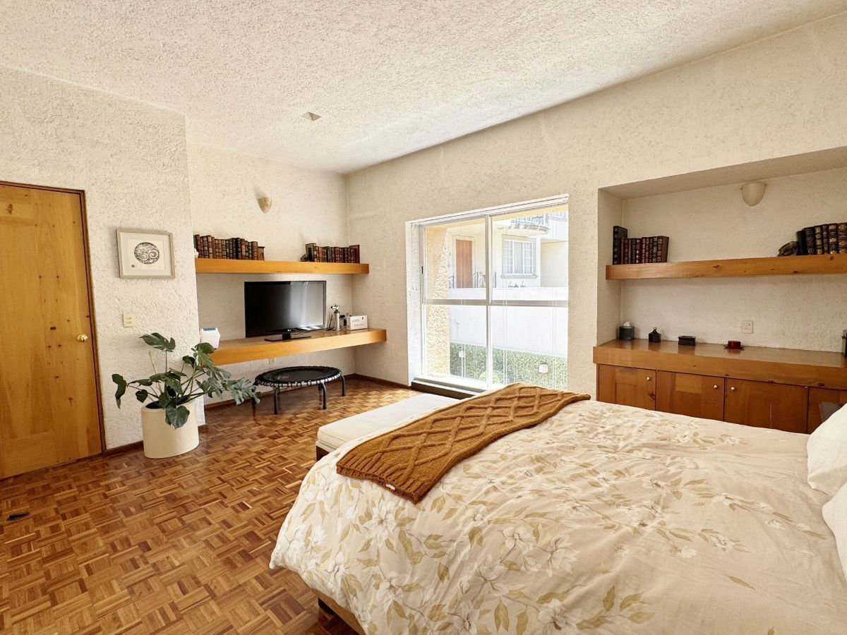 VENTA CASA EN INTERLOMAS