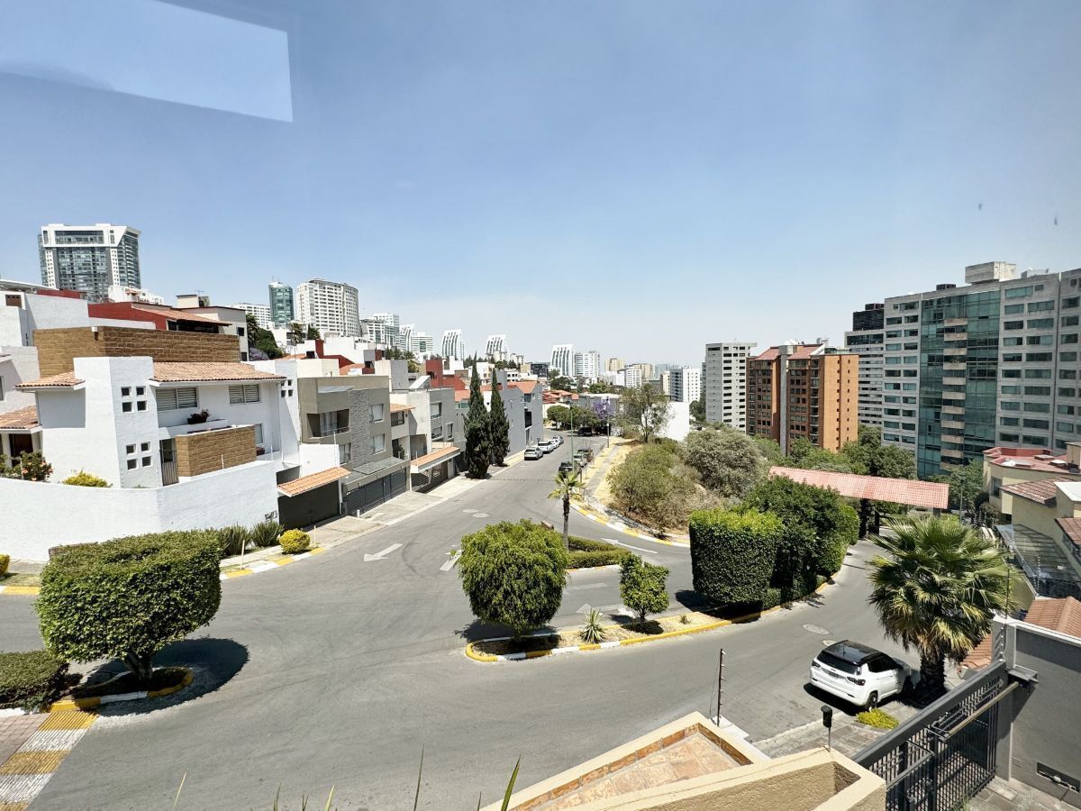 VENTA CASA EN INTERLOMAS