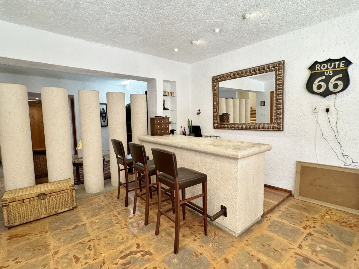 VENTA CASA EN INTERLOMAS