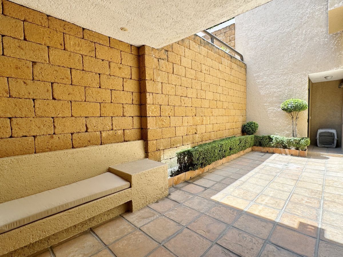 VENTA CASA EN INTERLOMAS