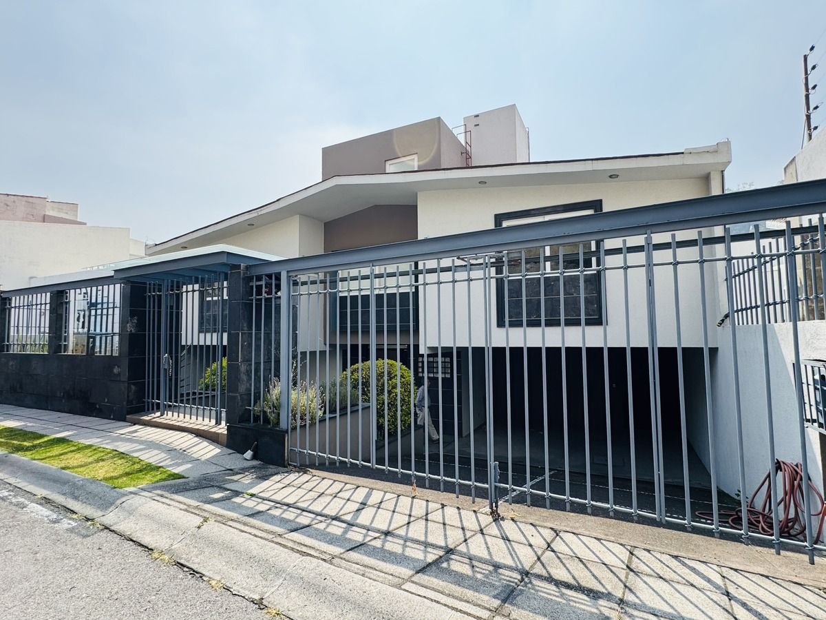 casa en venta en lomas del río