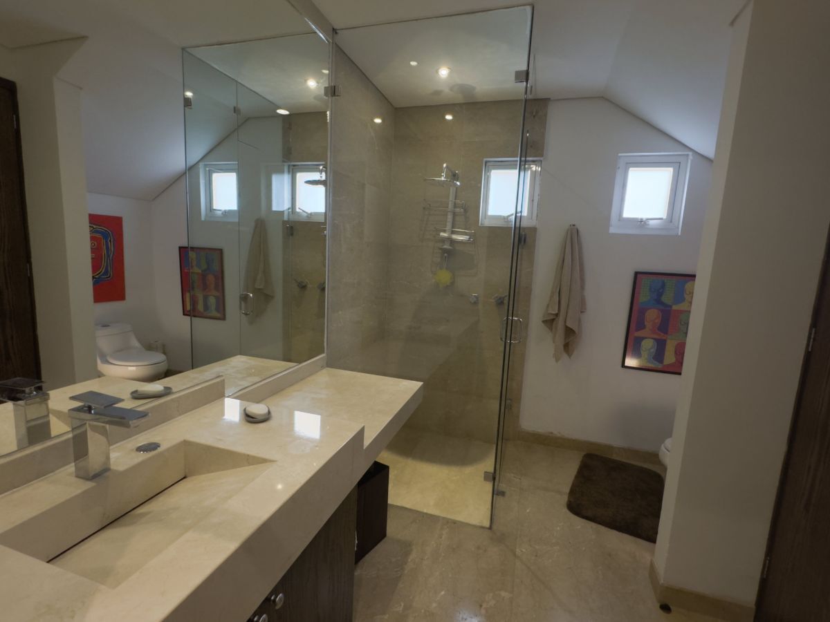 Casa Residencial en Venta en Lomas Country