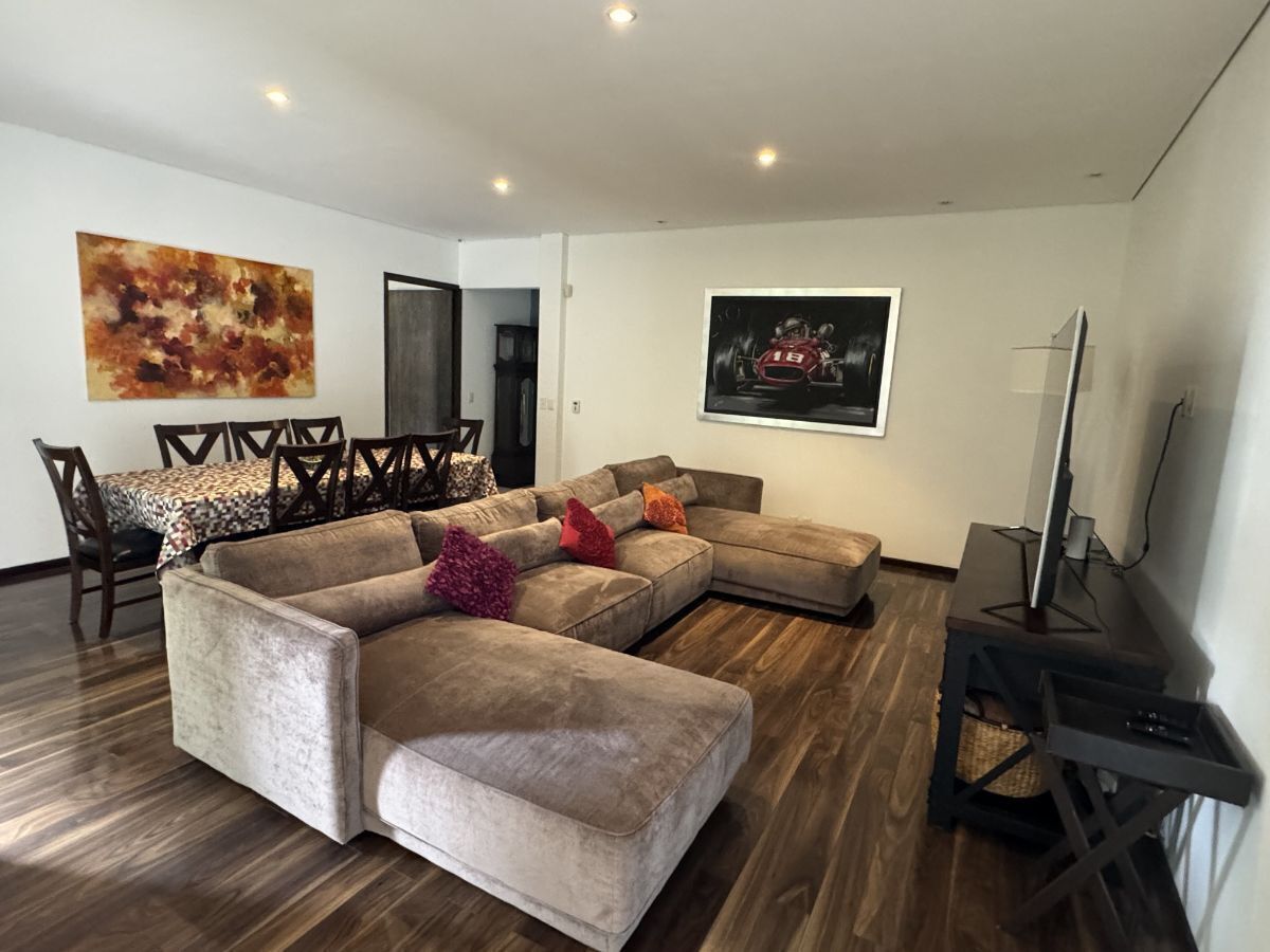 Casa Residencial en Venta en Lomas Country