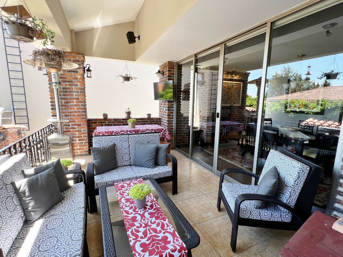 casa en venta en club de golf los encinos