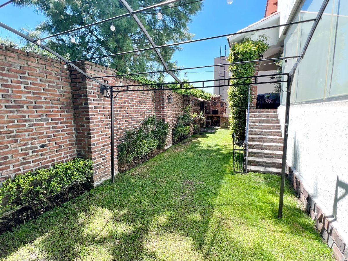 casa en venta en club de golf los encinos