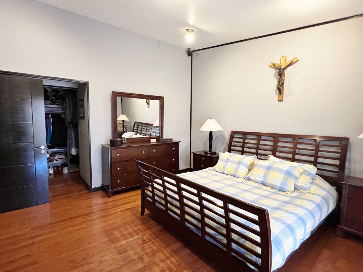casa en venta en club de golf los encinos