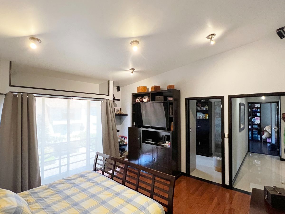 casa en venta en club de golf los encinos