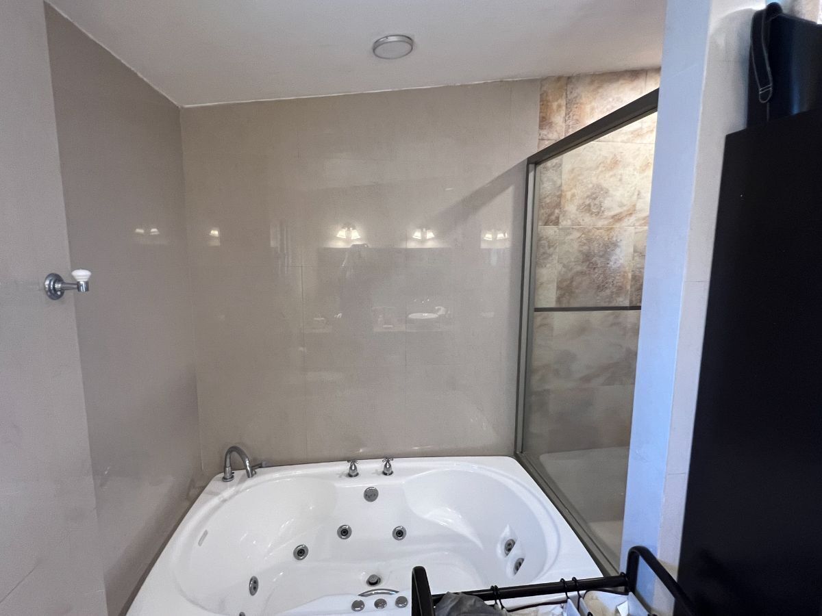 casa en venta en club de golf los encinos