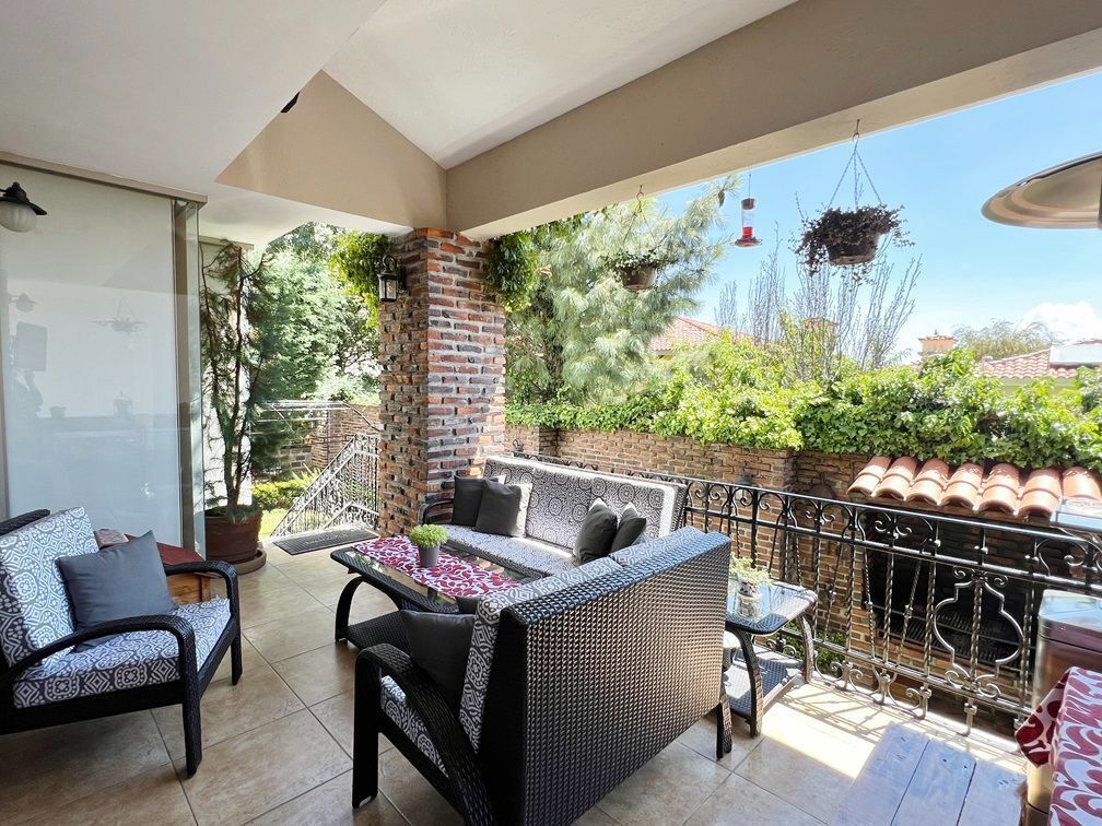 casa en venta en club de golf los encinos